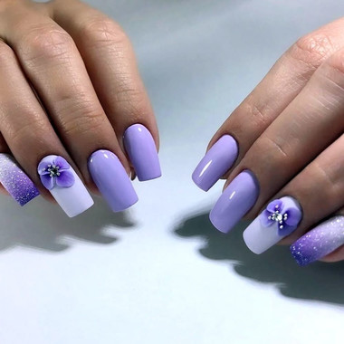Fioletowy manicure
