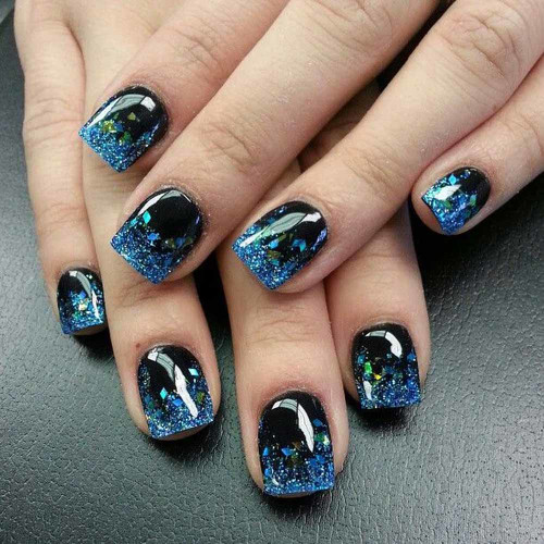Черный маникюр (с синим блеском)