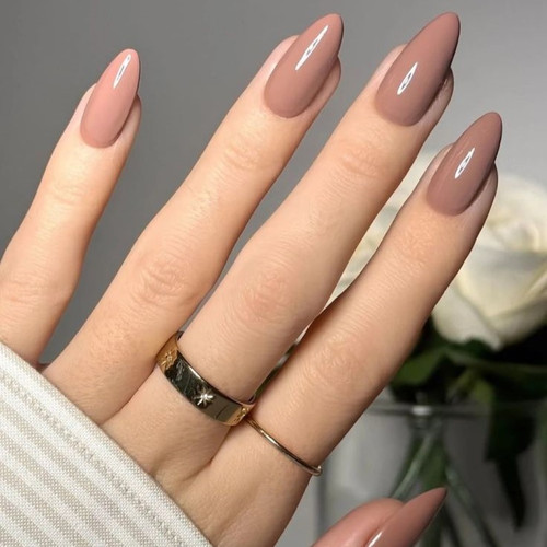 Модные ногти 2025 (Mocha Mousse)