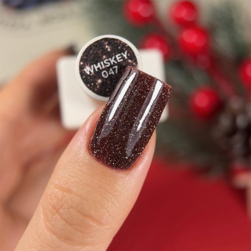 NAILSOFTHEDAY Gel Polish 047 Whiskey brown reflective 10 ml - Фото №4