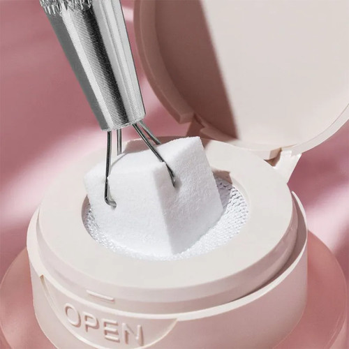 Гель для маникюра Victoria Vynn BOOMY OMBRE Gel UV/LED белый - Фото №3