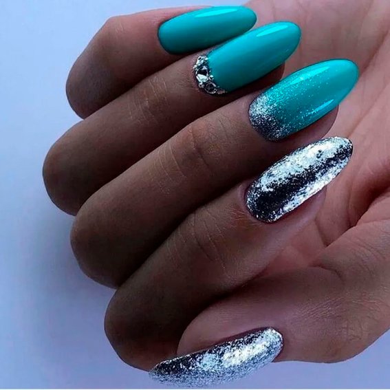Turquoise manicure (With silver)