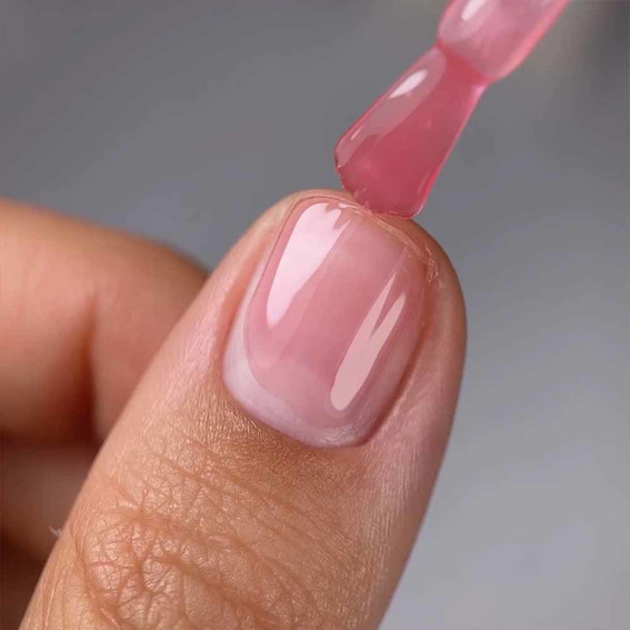 База для ногтей NAILSOFTHEDAY Cover NEW Formula №46 полупрозрачный припыленно-розовый 10 мл - Фото №3