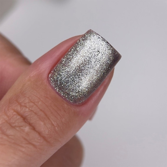 Гель-лак NAILSOFTHEDAY Cat Eye Gel Polish 01 серебристо-серый 6 мл - Фото №3